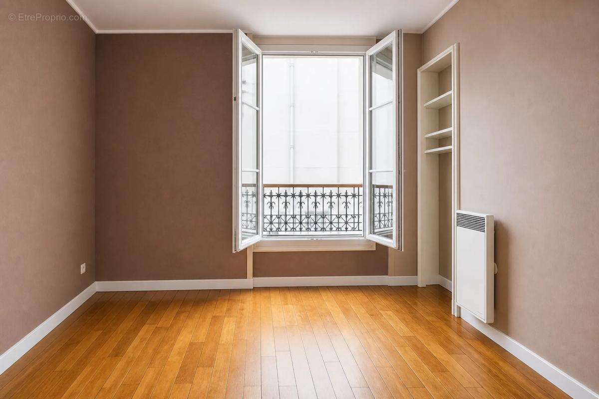 Appartement à PARIS-10E