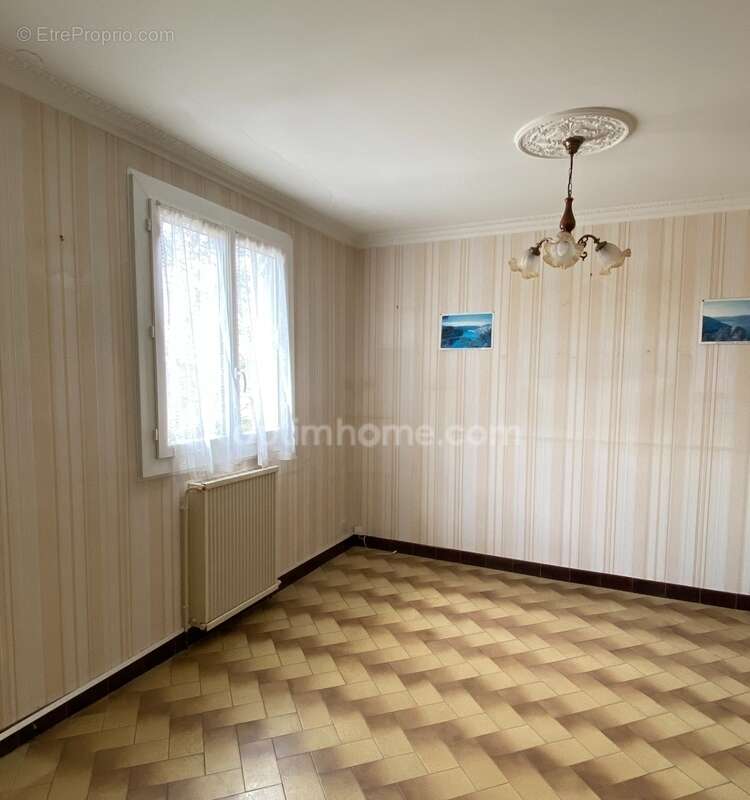 Maison à TOUVRE