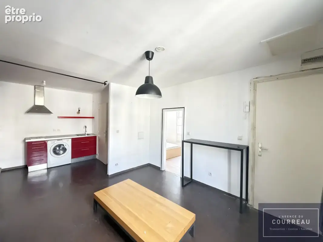 Place St Côme appartement de 31m2 - photo 2