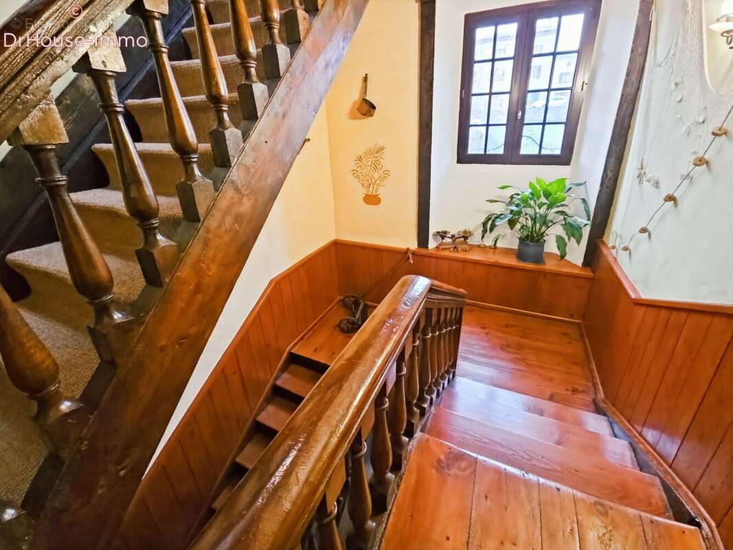 Maison 262 m² à Soleymieux  - photo 10