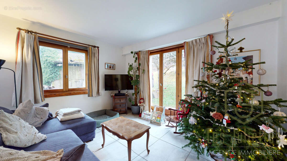 Maison à LA VERNAZ