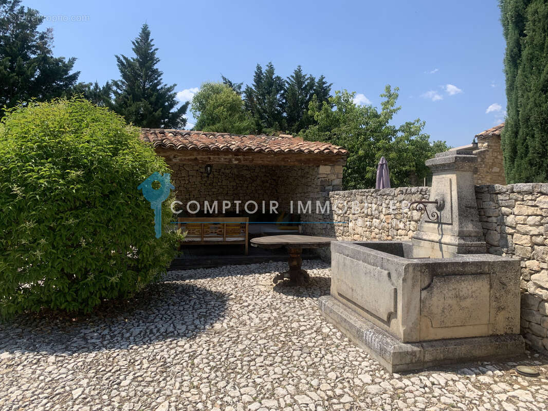 Magnifique ensemble de maisons en pierres avec piscine - photo 3