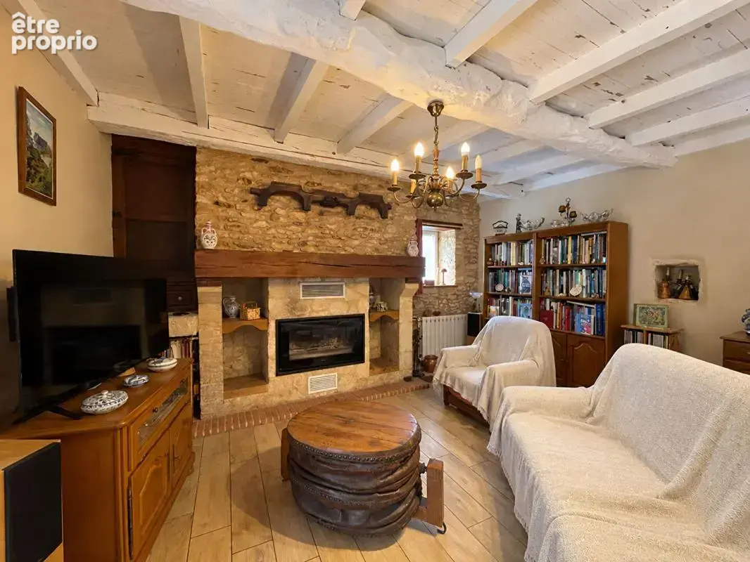 Charmante maison périgourdine avec piscine, beau jardin et dépendances - photo 4