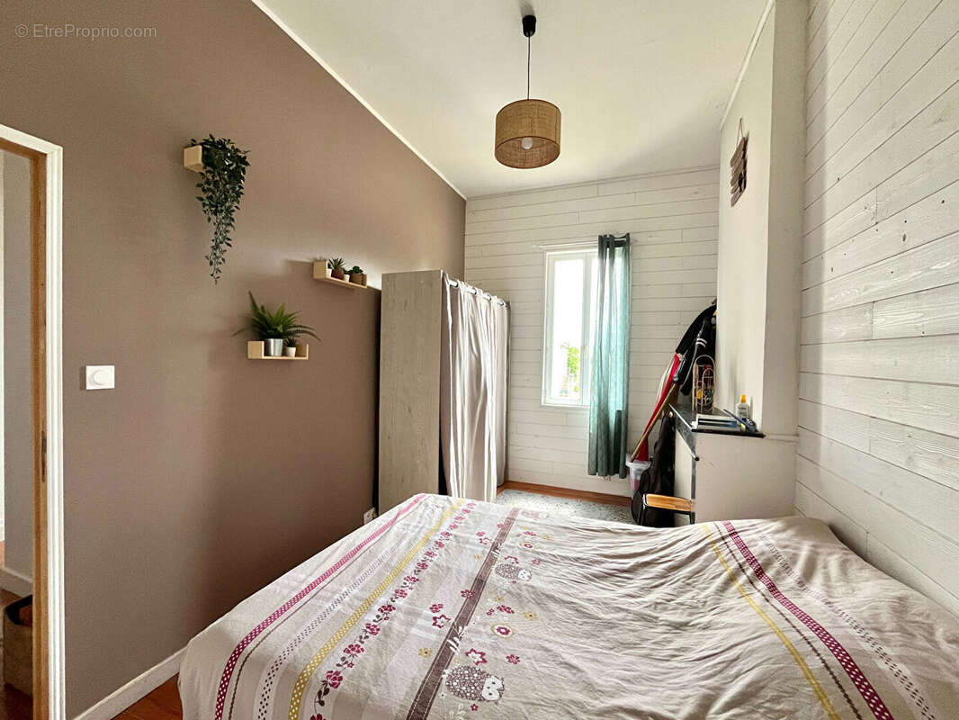 Maison à AMBARES-ET-LAGRAVE