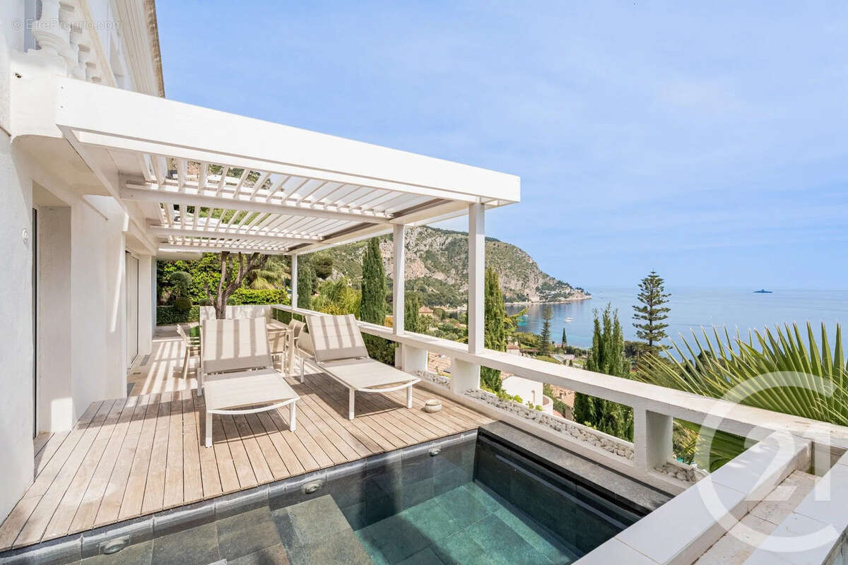 Maison à EZE