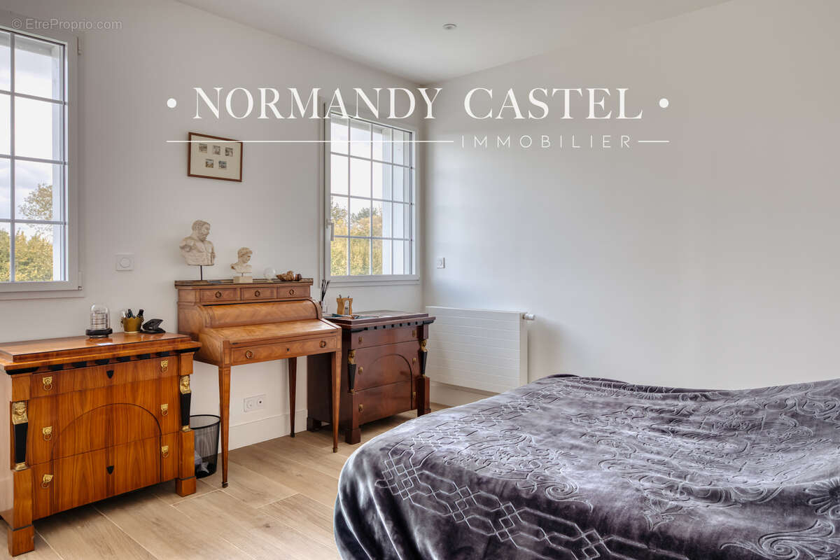 Maison à SAINT-ETIENNE-LA-THILLAYE