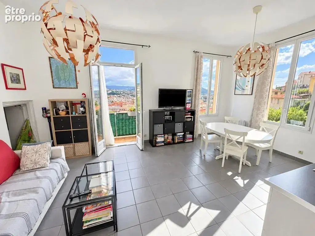 3 pièces nice nord balcon et vue panoramique sur la ville - photo 1