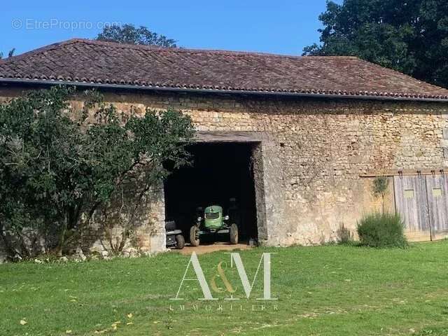 Maison à MAINZAC
