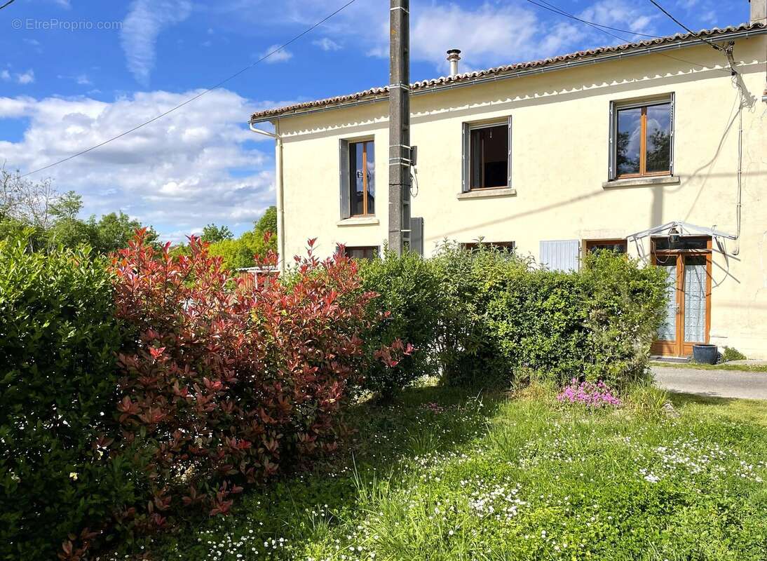 Maison à FONTAINE-CHALENDRAY