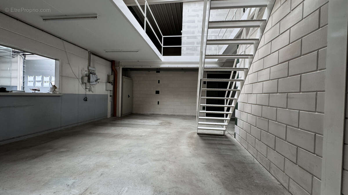 Commerce à SUNDHOUSE