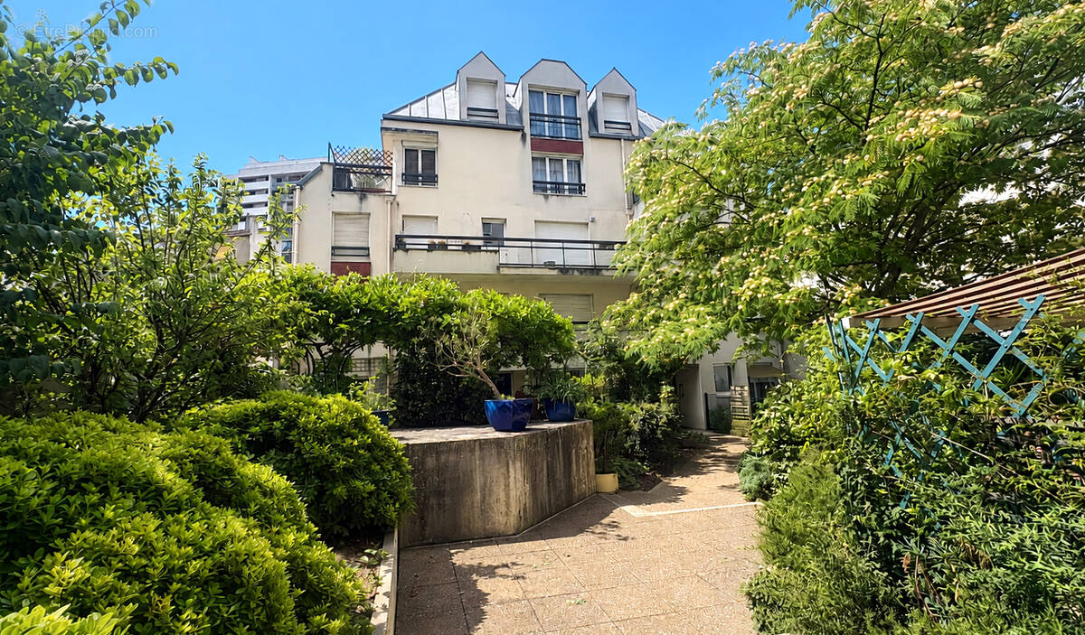 Appartement à PARIS-20E