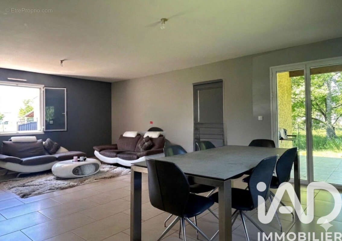 Photo 2 - Maison à MONTBETON