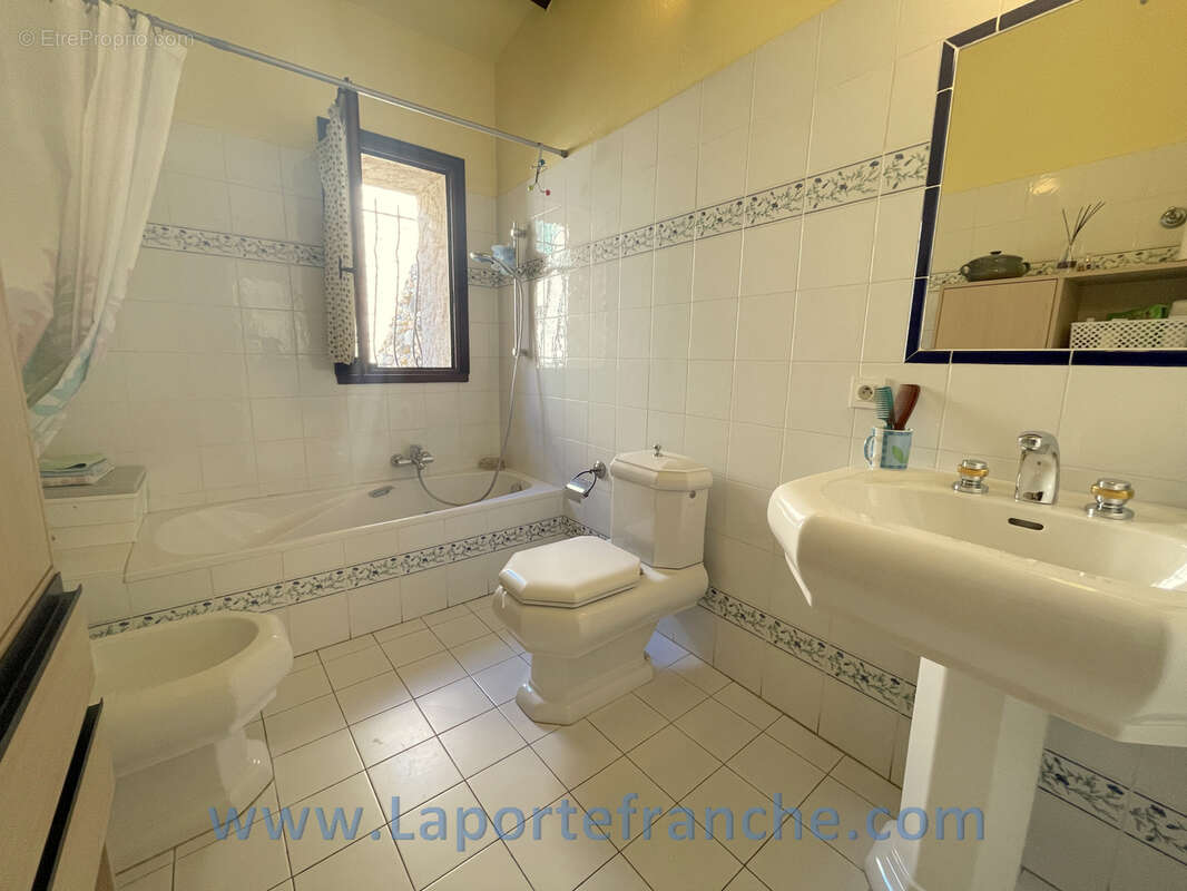 Maison de charme avec jardin, garage & vue mer   Haut-de-Cagnes - photo 9