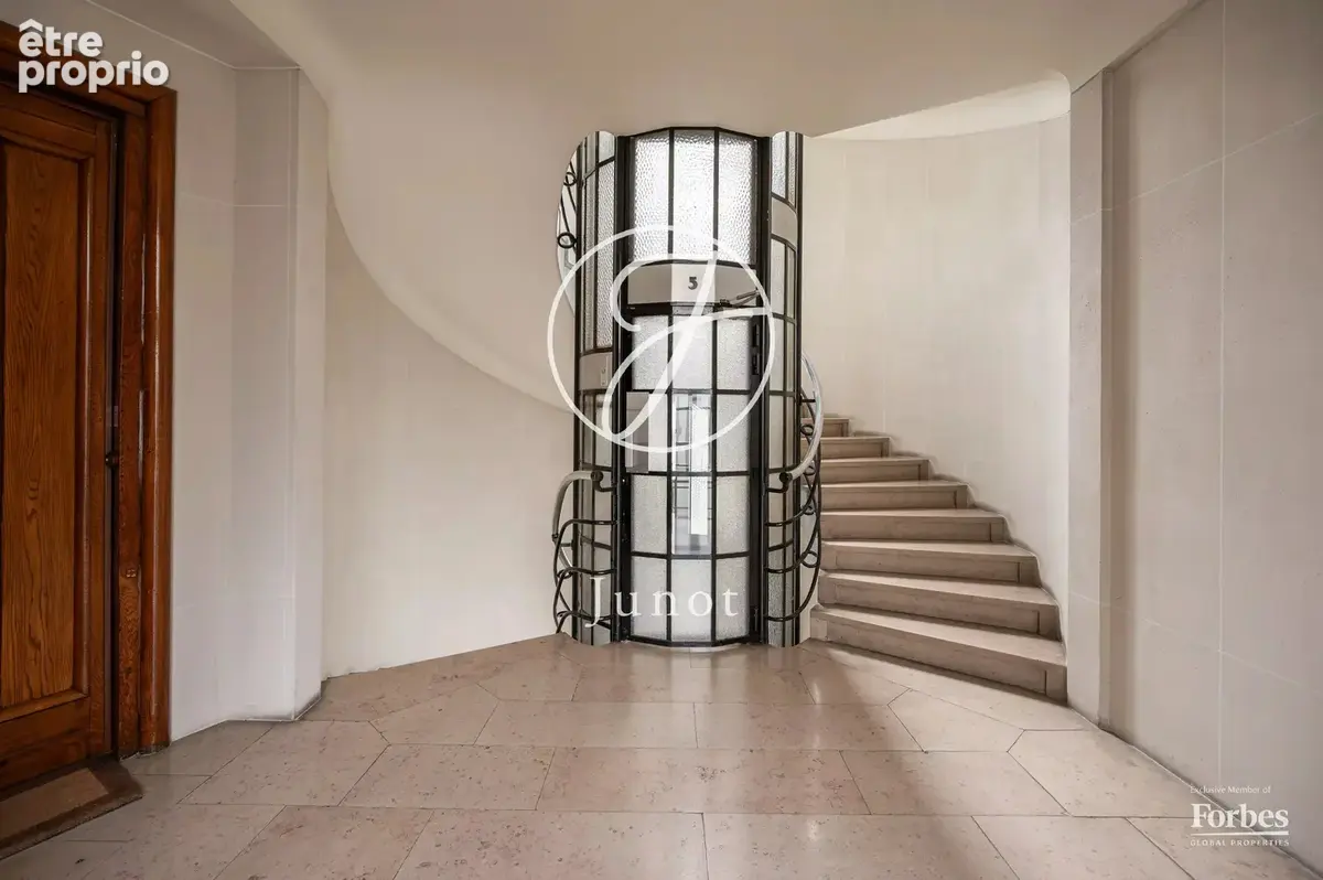 Paris 7e - SÈVRES-BABYLONE - Appartement familial d’exception - 8 pièces - 248,52m² Carrez - 4 chambres - Balcons - Vues dégagée - photo 30