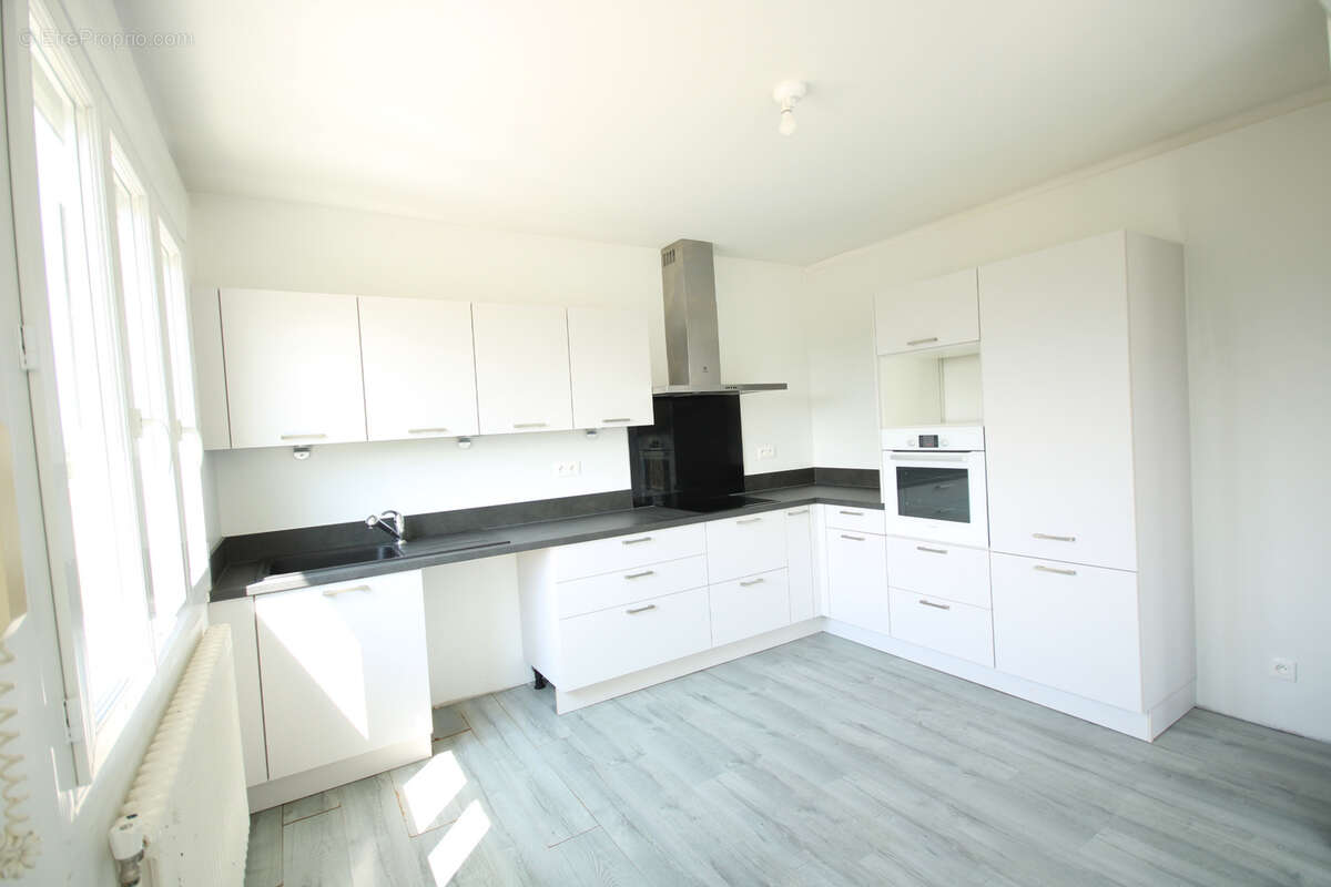 Maison 103 m² à Villeneuve-Du-Pareage  - photo 5