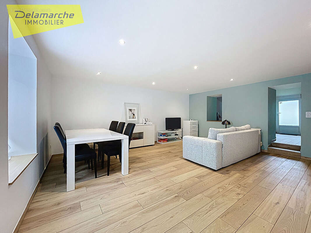 Maison à LA CROIX-AVRANCHIN