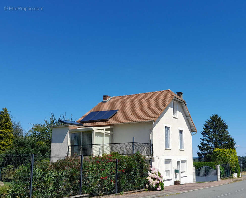 La Maison - Maison à SAINT-PRIEST-LES-FOUGERES