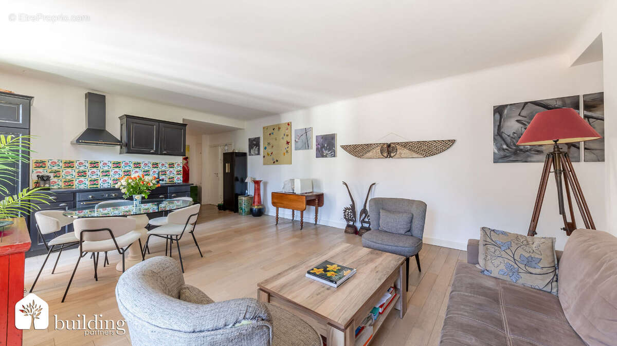 Dernier étage - 83.62m² - 3 chambres - balcon filant - photo 5