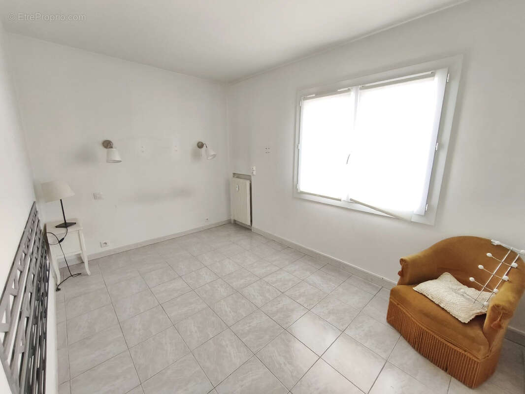 Appartement à SIX-FOURS-LES-PLAGES