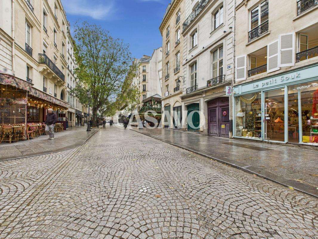 Appartement à PARIS-2E