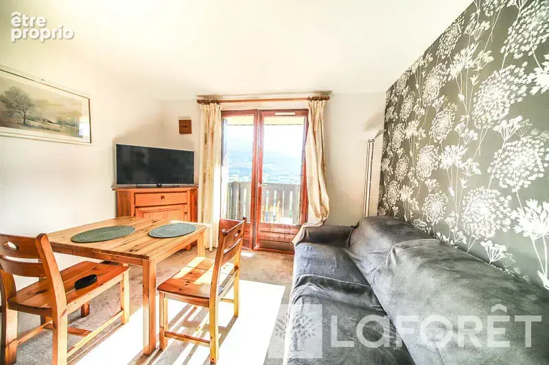 ** appartement - type 2 + cave - embrun 2 pièces - photo 3