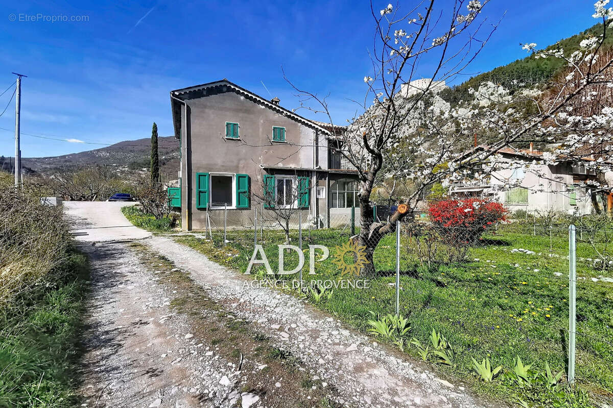 Appartement à ENTREVAUX