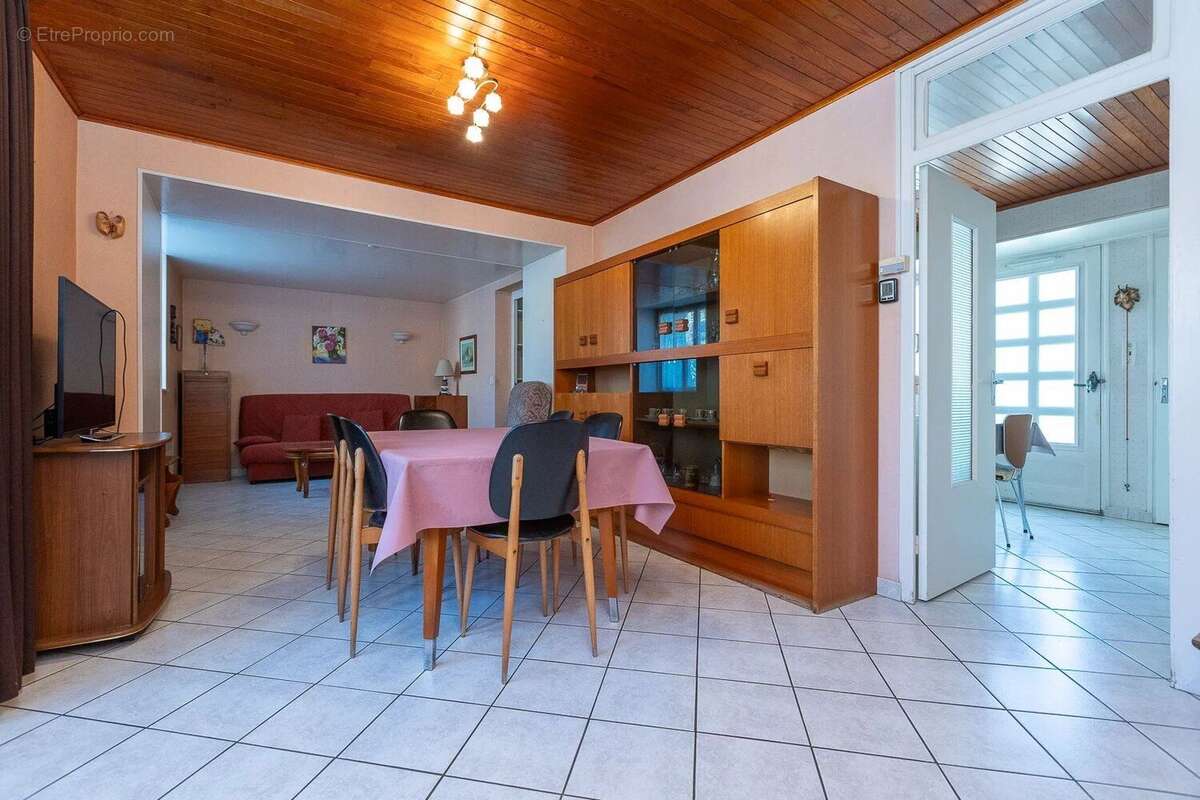 Maison à MONTALIEU-VERCIEU