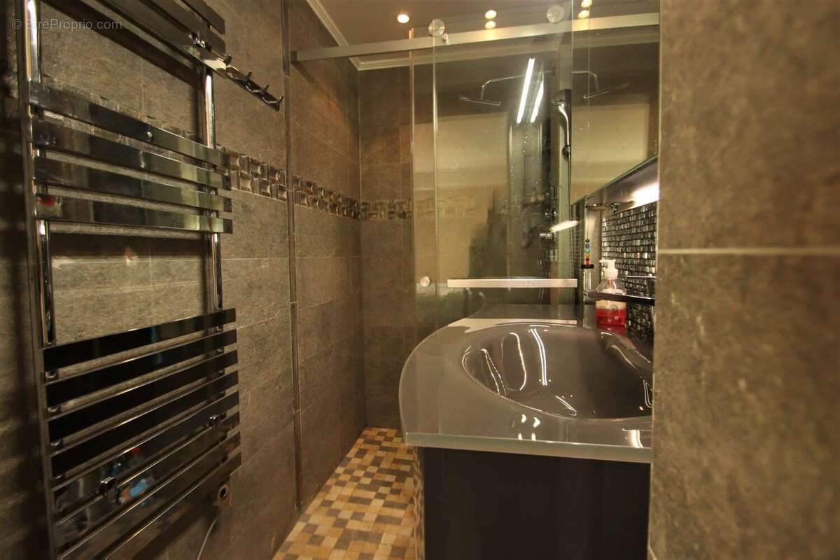 Appartement à MANDELIEU-LA-NAPOULE