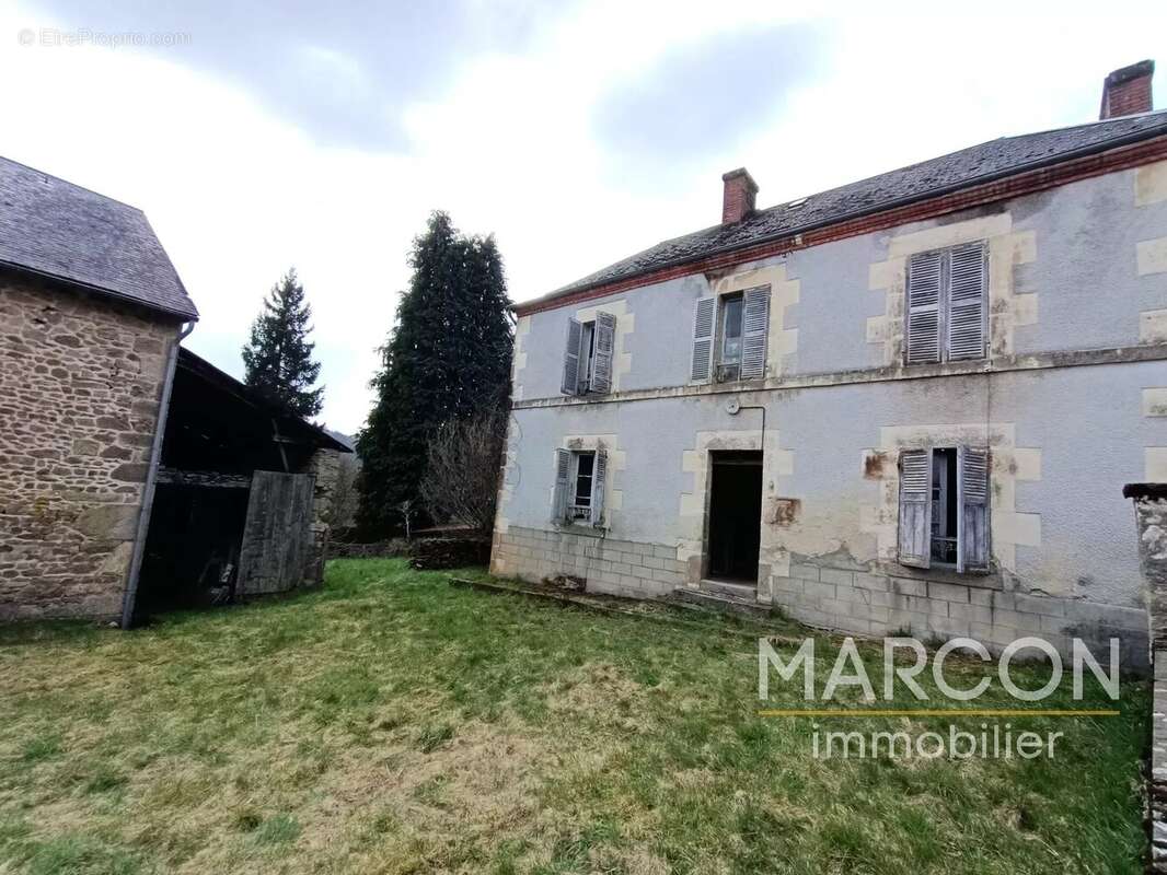 Maison à SAINT-GEORGES-LA-POUGE