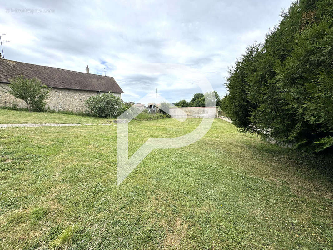 Maison à HECOURT