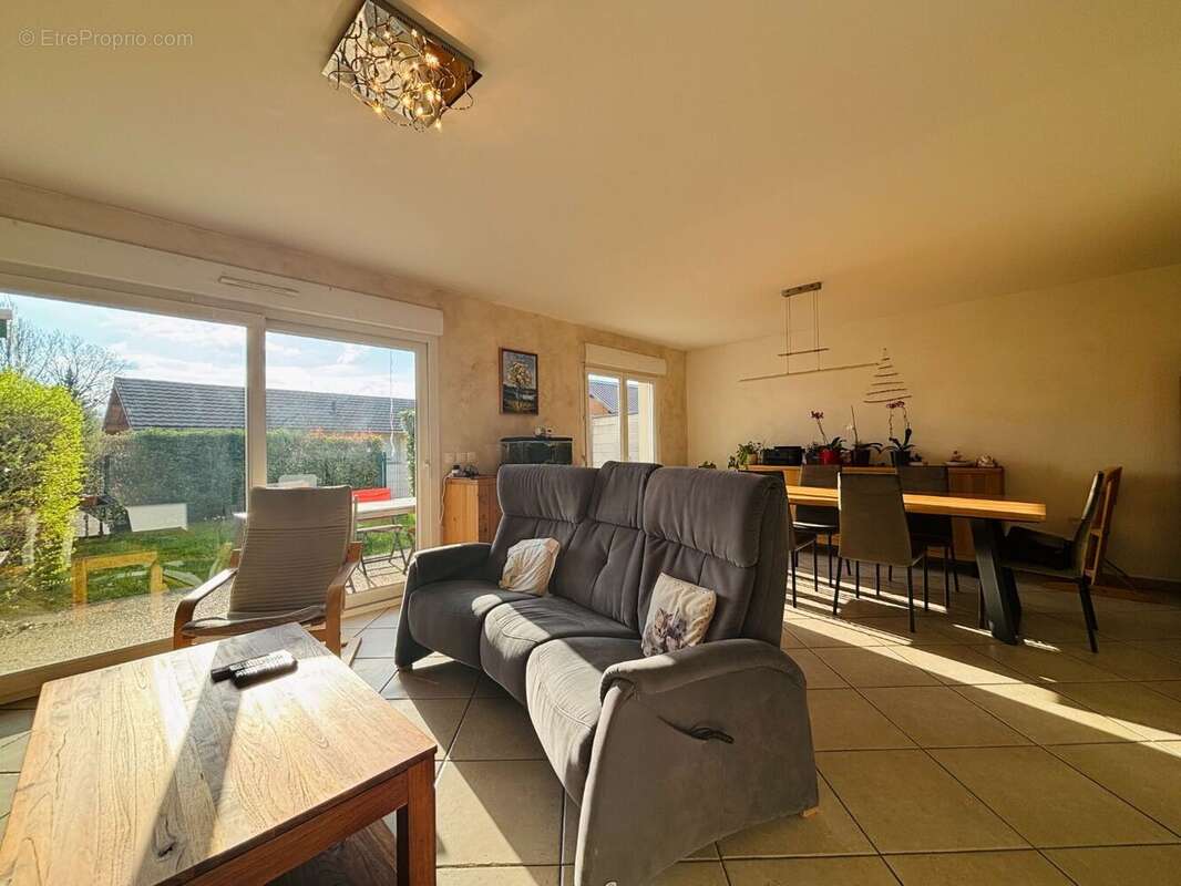 Maison à CONTAMINE-SUR-ARVE