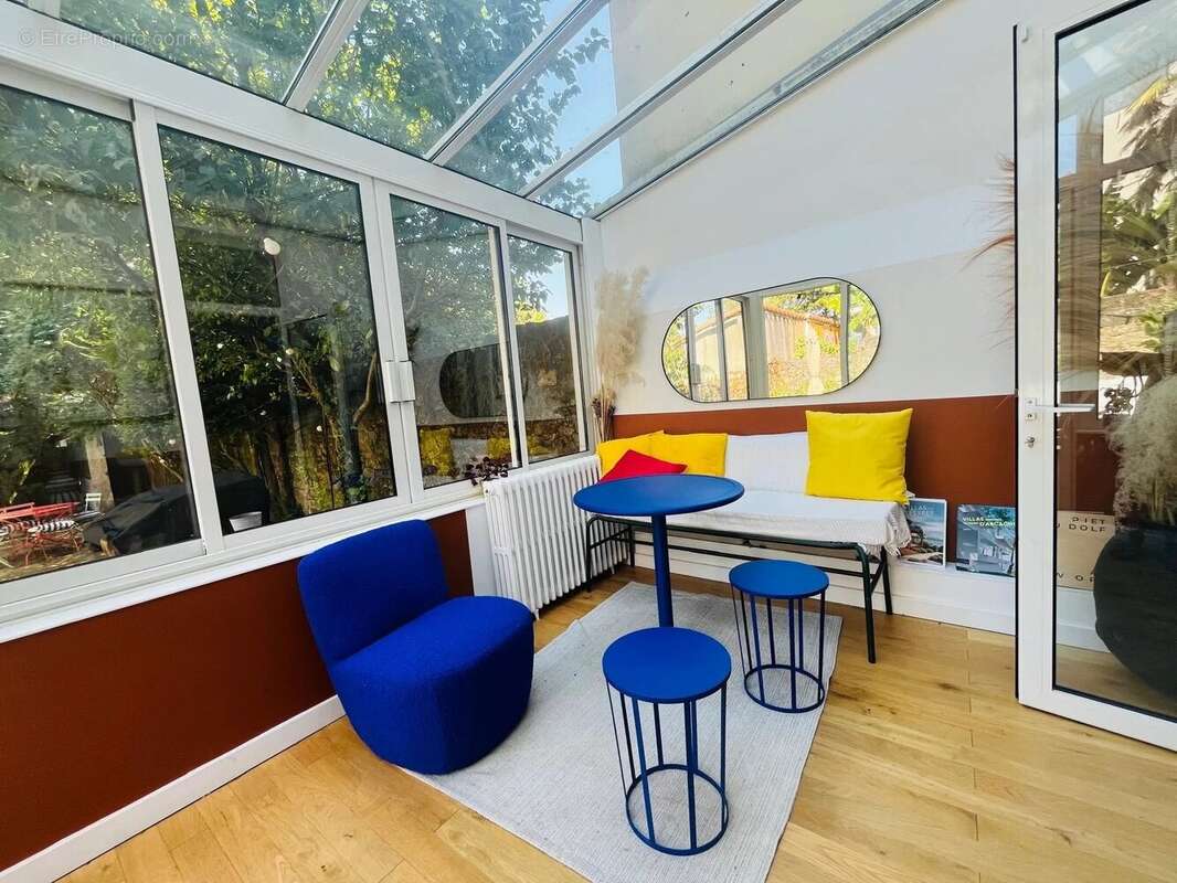 Maison entièrement rénovée sur jardin clos sans vis-à-vis de 200 m² - photo 7