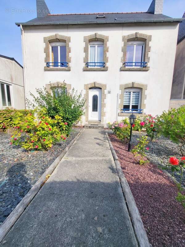 Maison traditionnelle à vendre 6 pièces LANVEOC (29) - photo 3