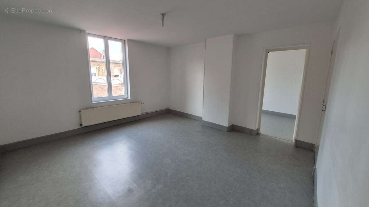 Maison à QUIEVRECHAIN