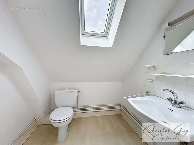 MONTVAL SUR LOIR (72500)centre ville, maison plain-pied à vendre T4 avec garage sur parcelle de 315 m² - photo 8