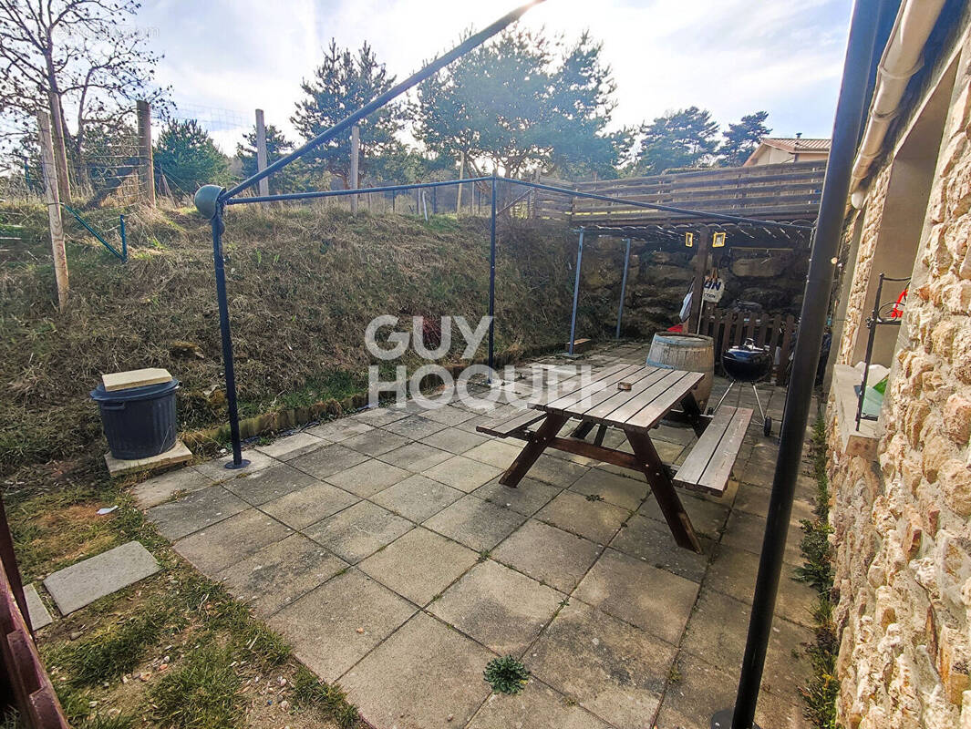 Appartement à SAINT-BONNET-LE-COURREAU