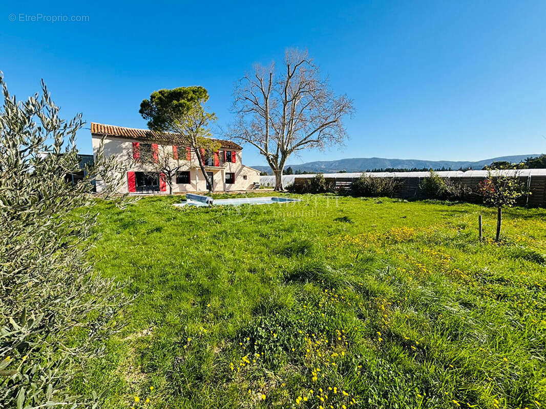 Maison à L'ISLE-SUR-LA-SORGUE
