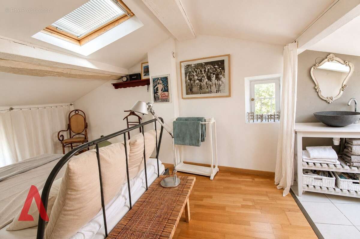 Charmante maison de village au cur de Laurens  3 chambres et terrasses - photo 7