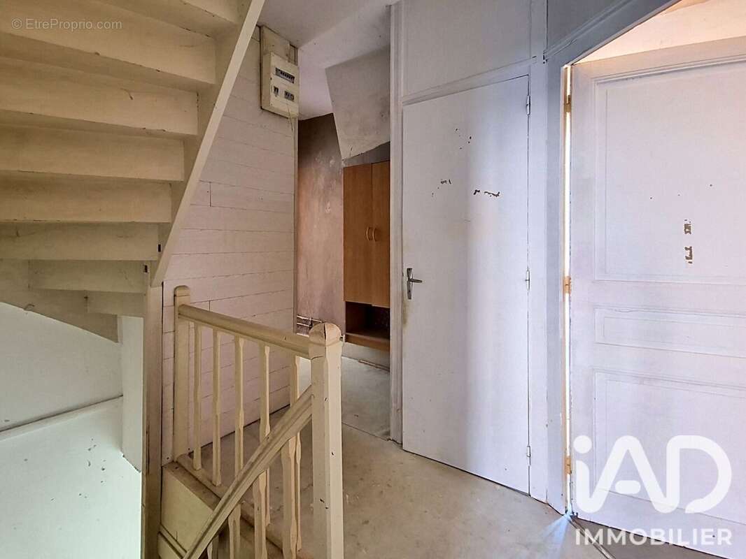 Maison 105 m² à Lurcy-Levis  - photo 6