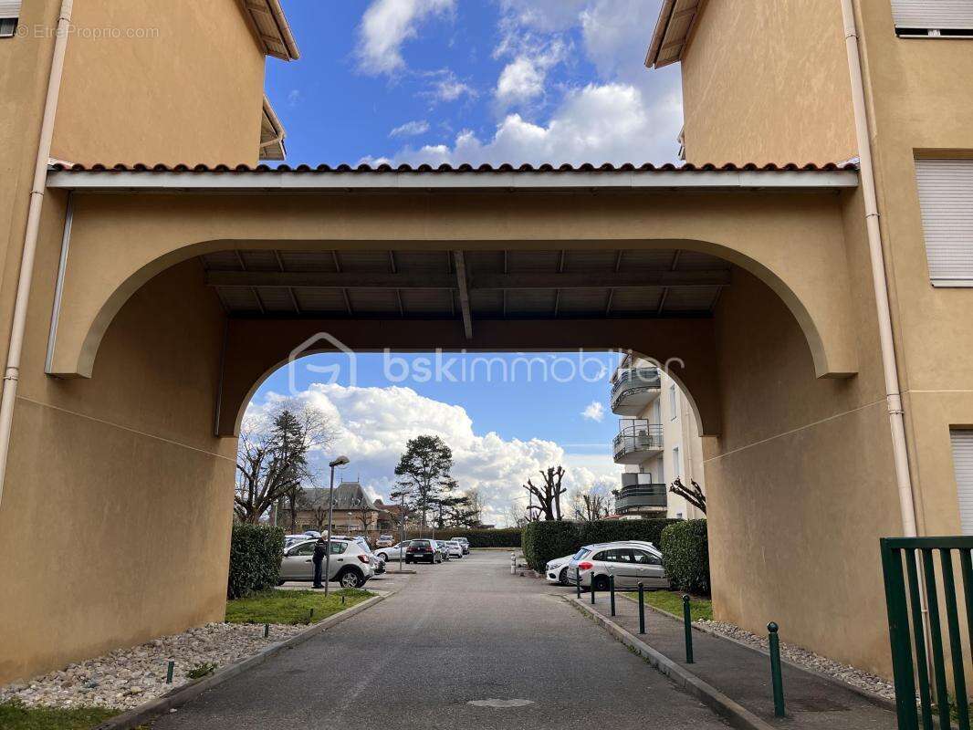 Appartement à DECINES-CHARPIEU