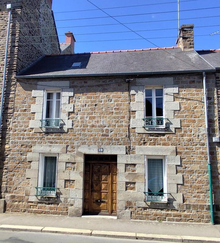 Maison à FOUGERES
