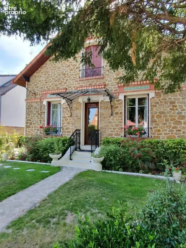 Maison T5 avec beaucoup de cachet et grande dépendance - photo 1