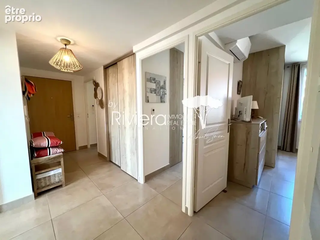 T4 dernier etage avec piscine et double box ! - photo 14