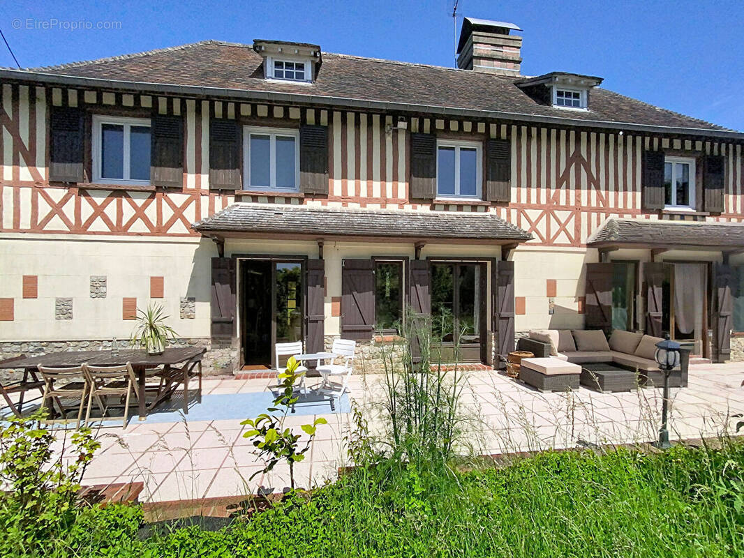 Maison à DOUVILLE-EN-AUGE