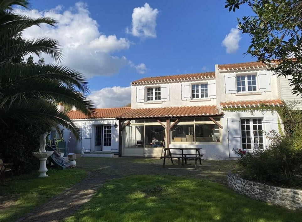 Maison à BOIS-DE-CENE