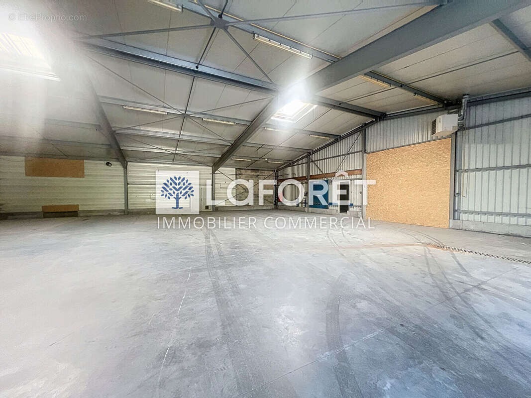 Commerce à MONCOUTANT