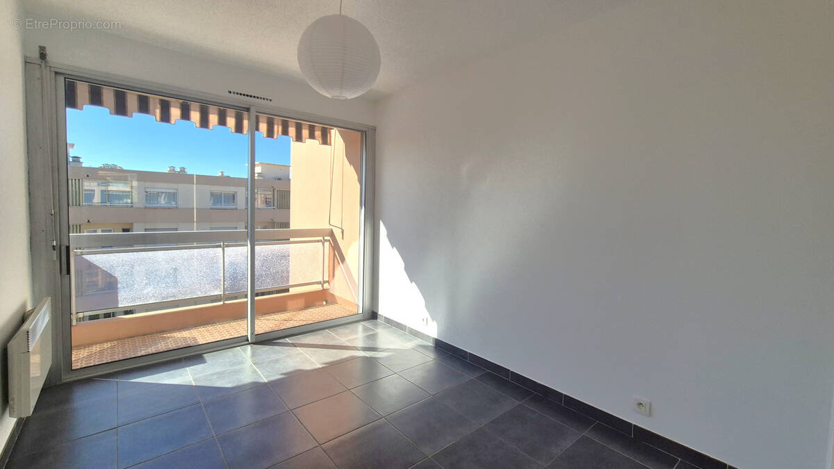 Appartement à MANDELIEU-LA-NAPOULE