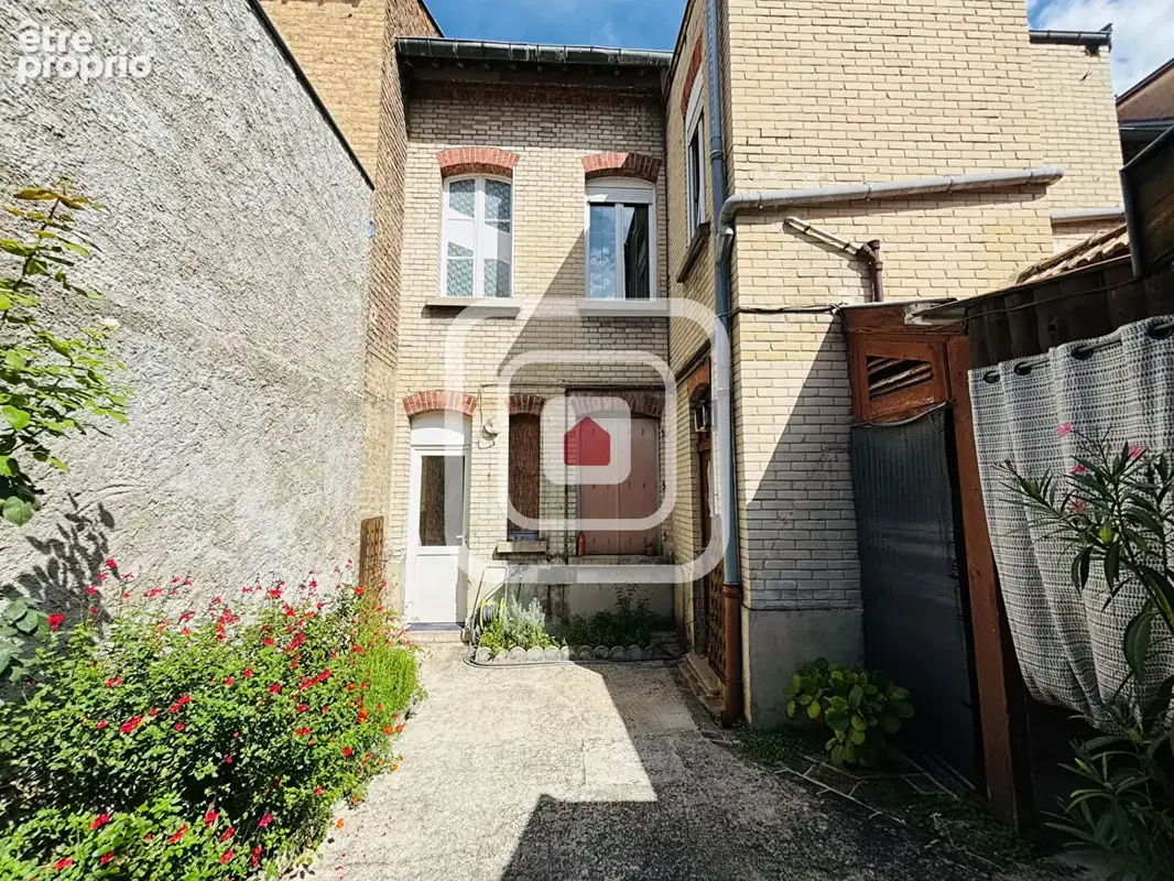 Secteur cernay / jean jaures, immeuble de type 10, 269m² - photo 2