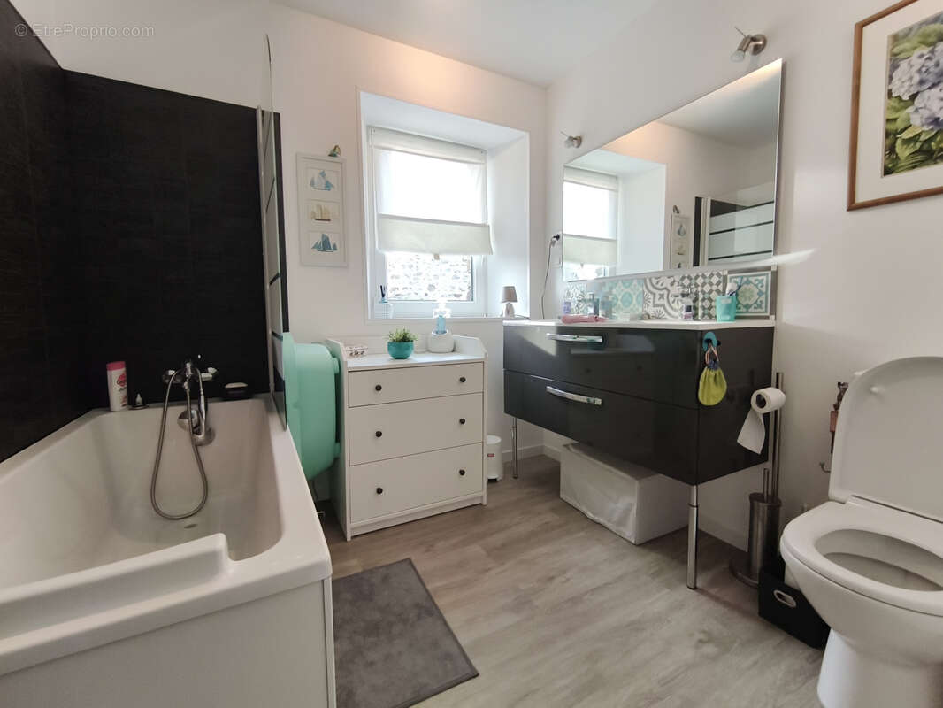 Maison à LONGUEVILLE