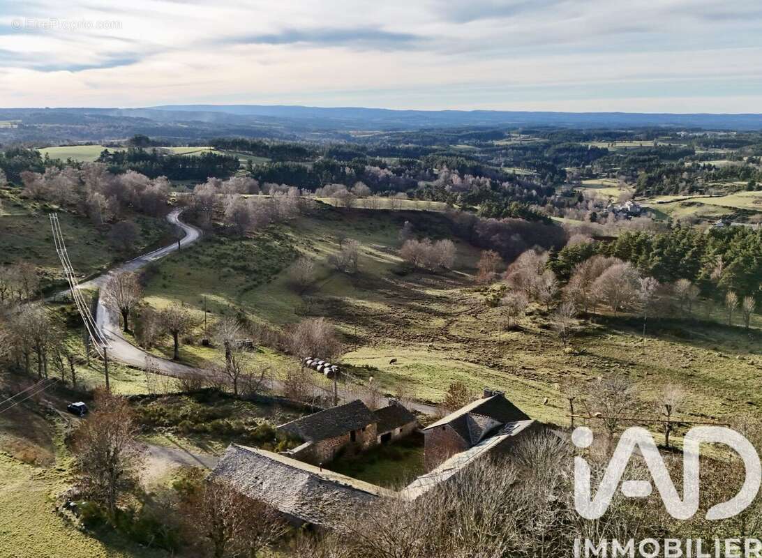 Photo 2 - Maison à RIEUTORT-DE-RANDON